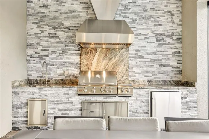 Outdoor Kitchen