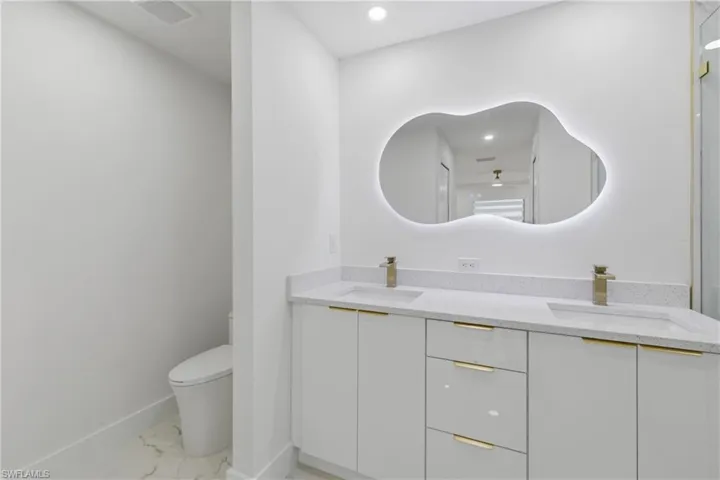 2201 Ne 10th Pl, Cape Coral, Florida 33909