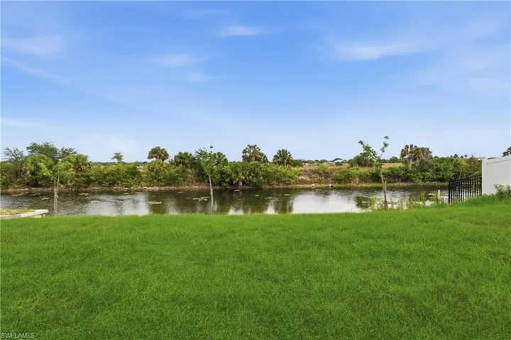 2201 Ne 10th Pl, Cape Coral, Florida 33909