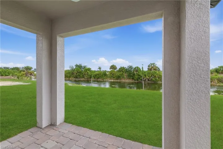 2201 Ne 10th Pl, Cape Coral, Florida 33909