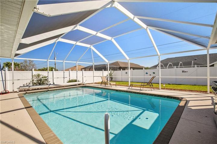 2204 SE 11th ST, CAPE CORAL FL 33990