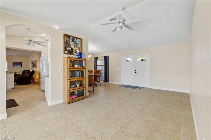 2204 SE 11th ST, CAPE CORAL FL 33990