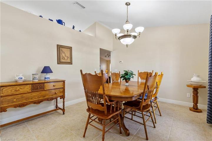 2204 SE 11th ST, CAPE CORAL FL 33990