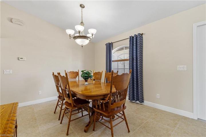 2204 SE 11th ST, CAPE CORAL FL 33990