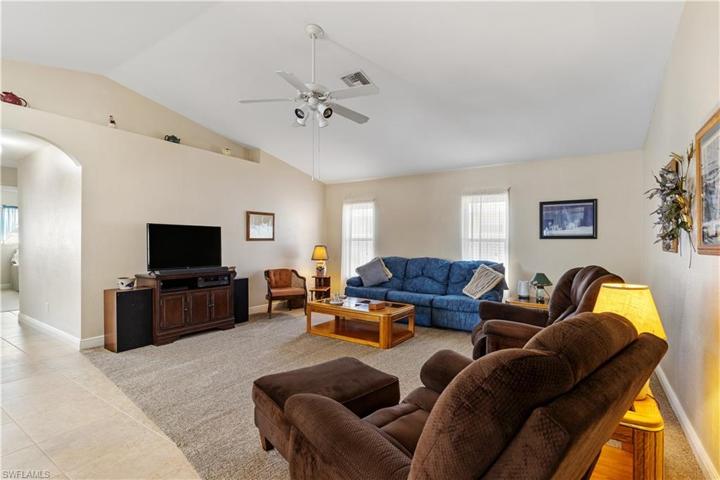 2204 SE 11th ST, CAPE CORAL FL 33990