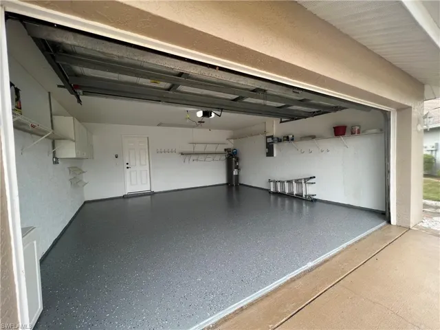 epoxy finished floor in garage