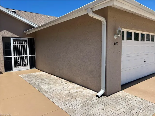 108  Tanglewood  CT, Naples, FL 34113