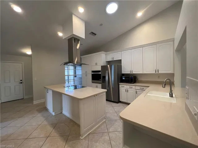 108  Tanglewood  CT, Naples, FL 34113