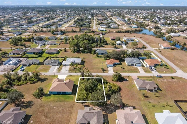 3613 Ne 18th Pl, Cape Coral Fl 33909