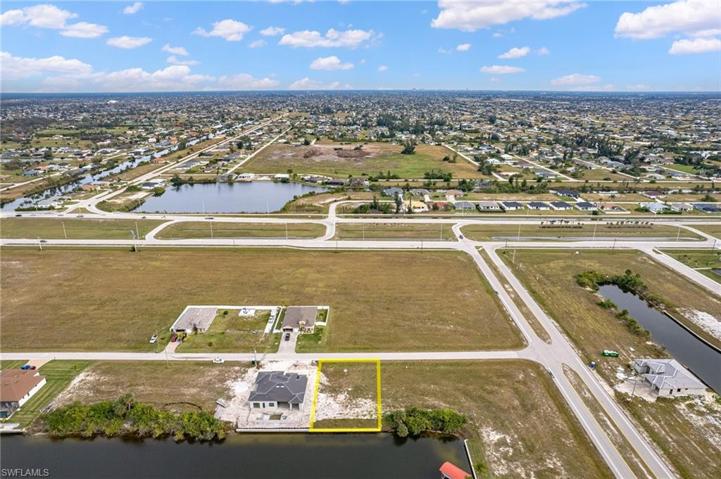 Gulf Access LotWith NEW 2023 seawall1212 NW 32nd Pl