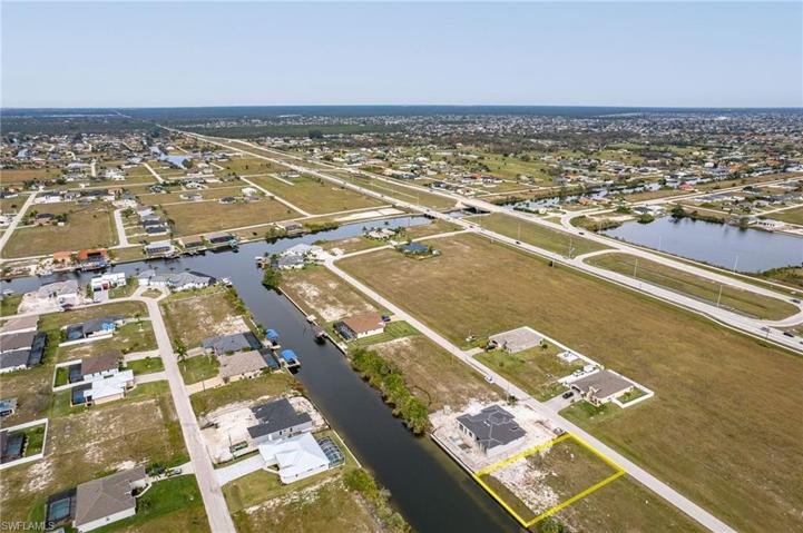 Gulf Access LotWith NEW 2023 seawall1212 NW 32nd Pl