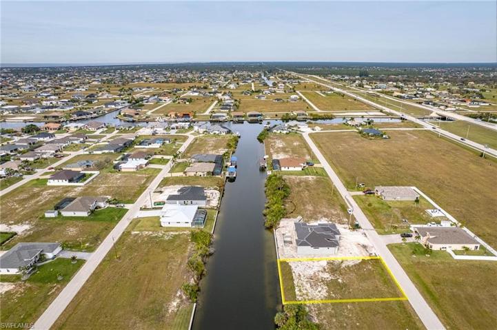 Gulf Access LotWith NEW 2023 seawall1212 NW 32nd Pl