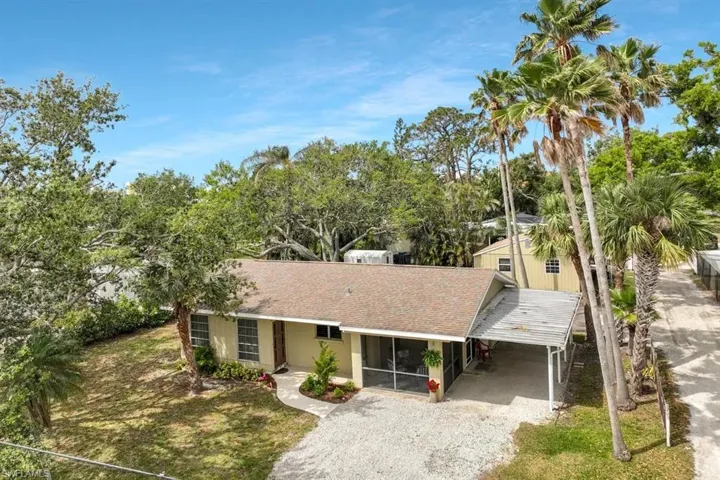 417  Shore  RD, Nokomis, FL 34275