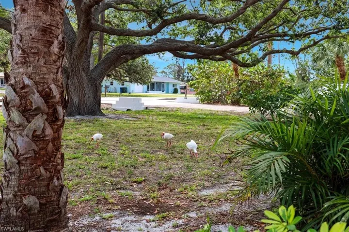 417  Shore  RD, Nokomis, FL 34275