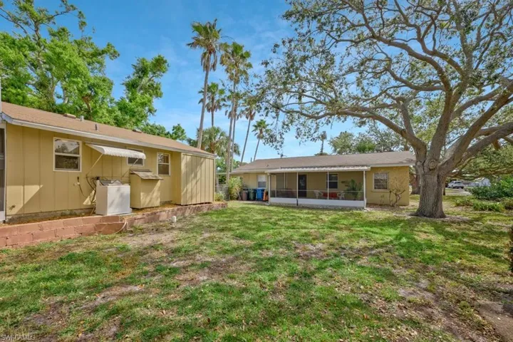 417  Shore  RD, Nokomis, FL 34275