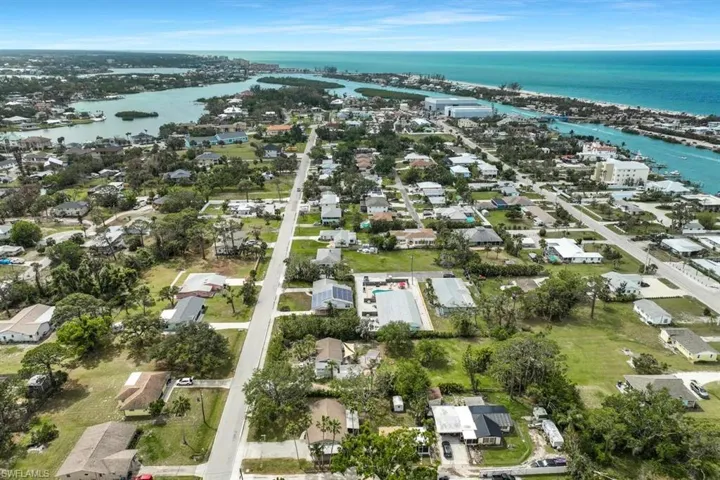 417  Shore  RD, Nokomis, FL 34275