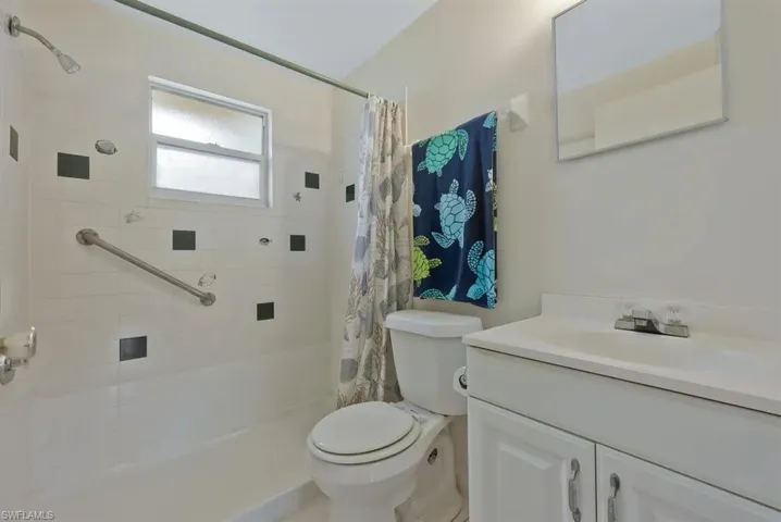 417  Shore  RD, Nokomis, FL 34275