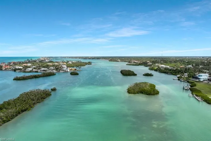 417  Shore  RD, Nokomis, FL 34275