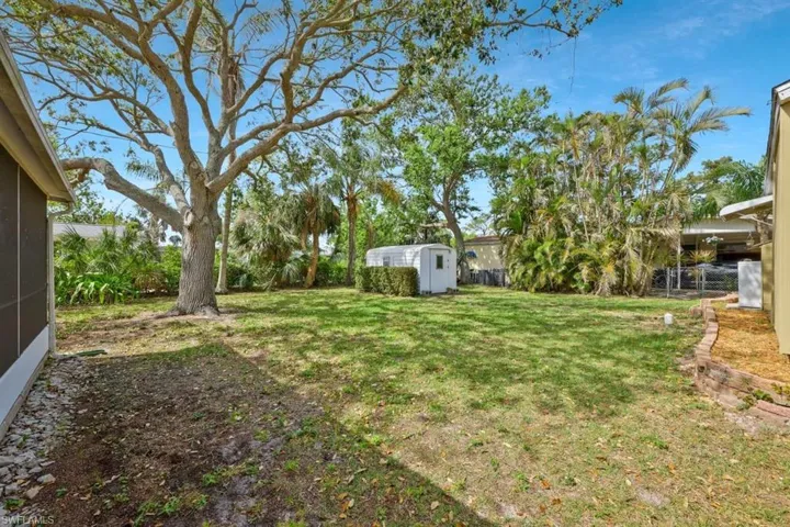417  Shore  RD, Nokomis, FL 34275
