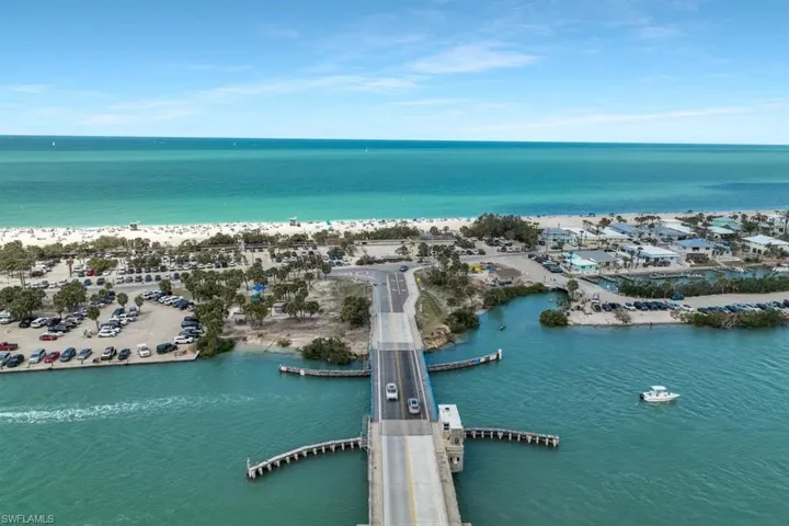 417  Shore  RD, Nokomis, FL 34275