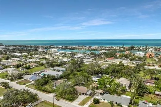 417  Shore  RD, Nokomis, FL 34275