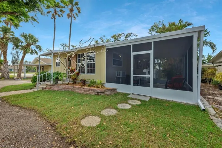 417  Shore  RD, Nokomis, FL 34275