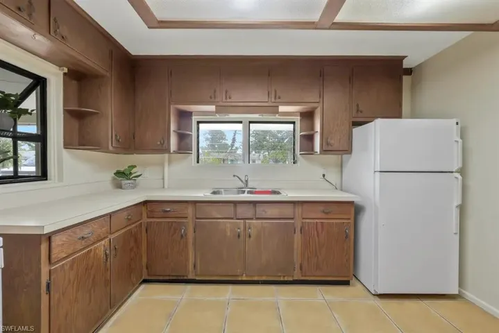 417  Shore  RD, Nokomis, FL 34275
