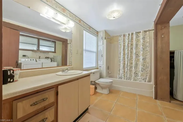 417  Shore  RD, Nokomis, FL 34275