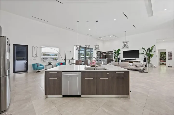 5324 Mayfair Ct, Cape Coral, Florida 33904