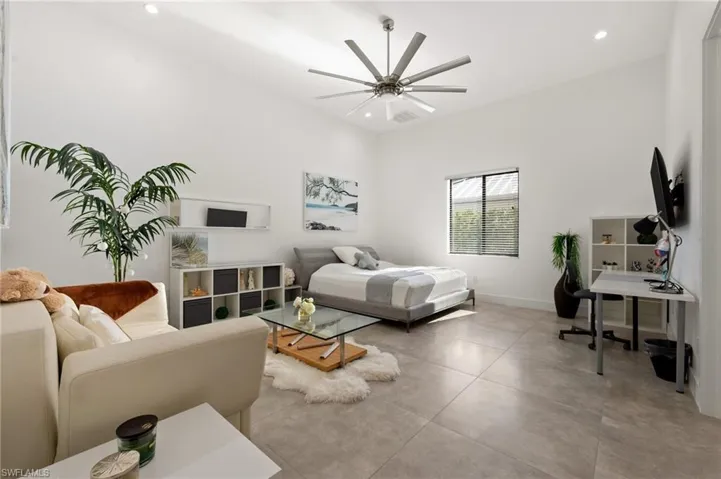 5324 Mayfair Ct, Cape Coral, Florida 33904