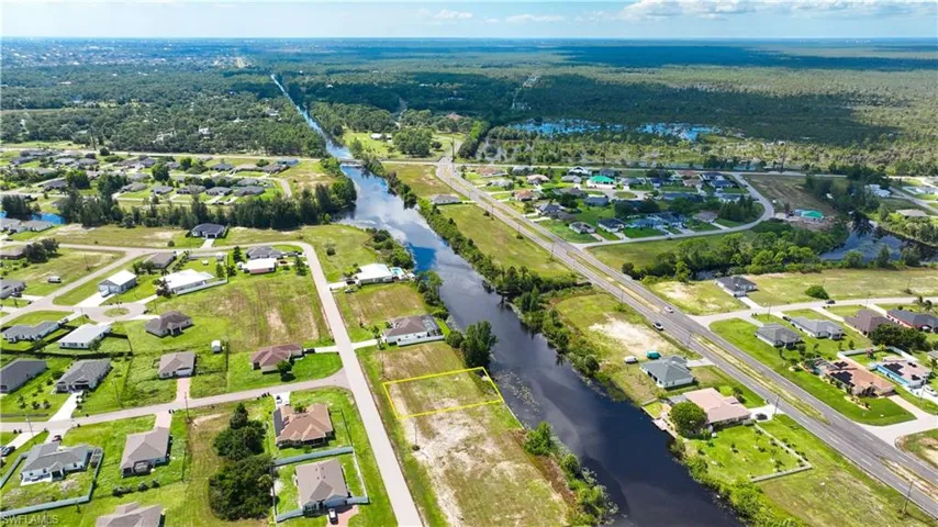 1011 Ne 37th Ter, Cape Coral, Florida 33909