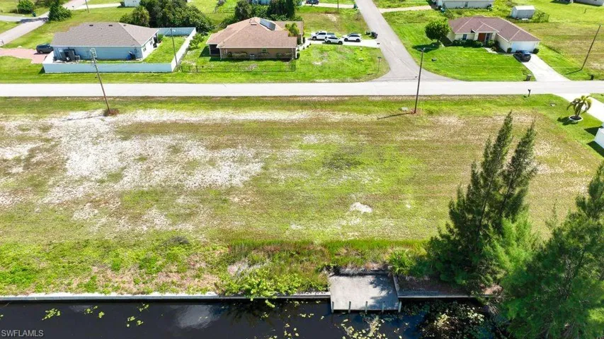 1011 Ne 37th Ter, Cape Coral, Florida 33909
