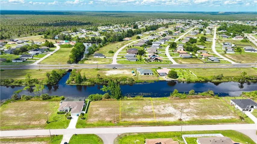 1011 Ne 37th Ter, Cape Coral, Florida 33909
