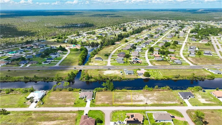 1011 Ne 37th Ter, Cape Coral, Florida 33909