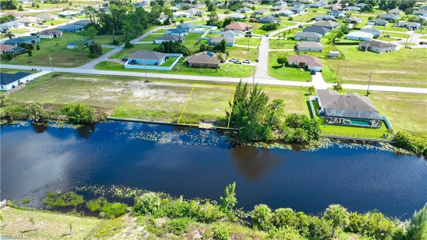 1011 Ne 37th Ter, Cape Coral, Florida 33909