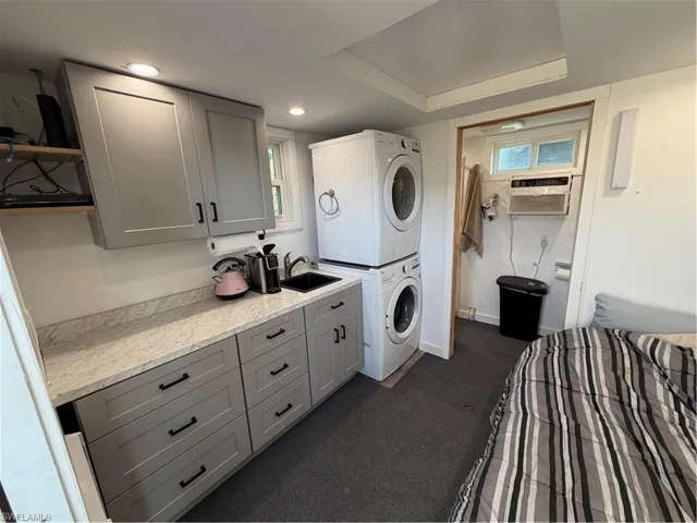 5740 Maplewood Ct, Fort Myers, Florida 33905
