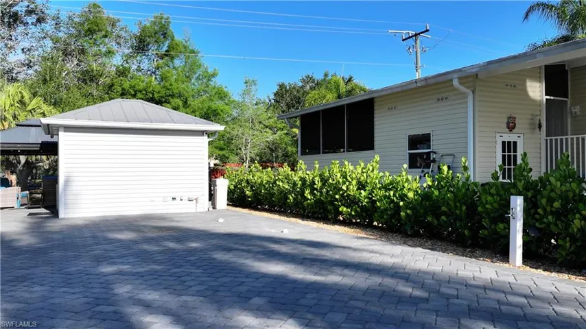 5740 Maplewood Ct, Fort Myers, Florida 33905