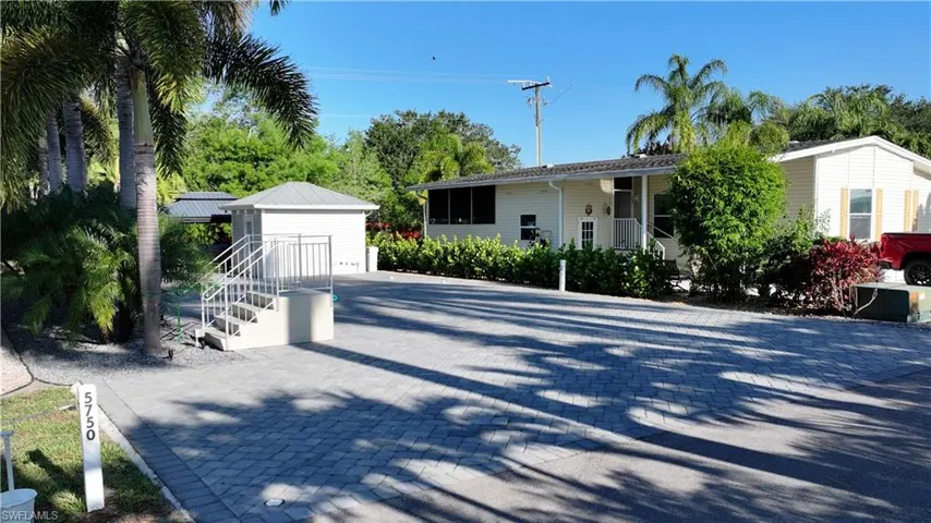 5740 Maplewood Ct, Fort Myers, Florida 33905