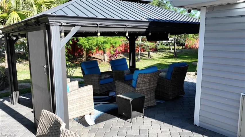 5740 Maplewood Ct, Fort Myers, Florida 33905