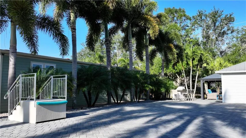 5740 Maplewood Ct, Fort Myers, Florida 33905