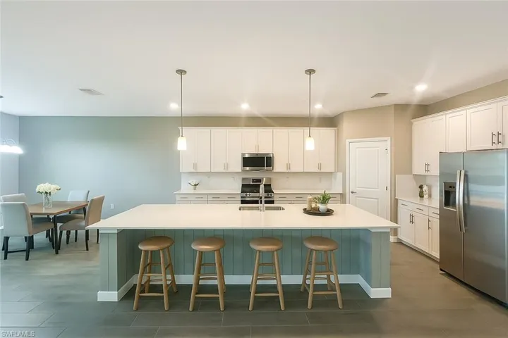 Plus Breakfast Nook