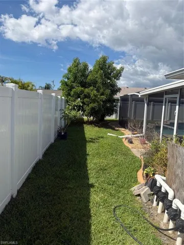 1825 Se 12th Ter, Cape Coral, Florida 33990