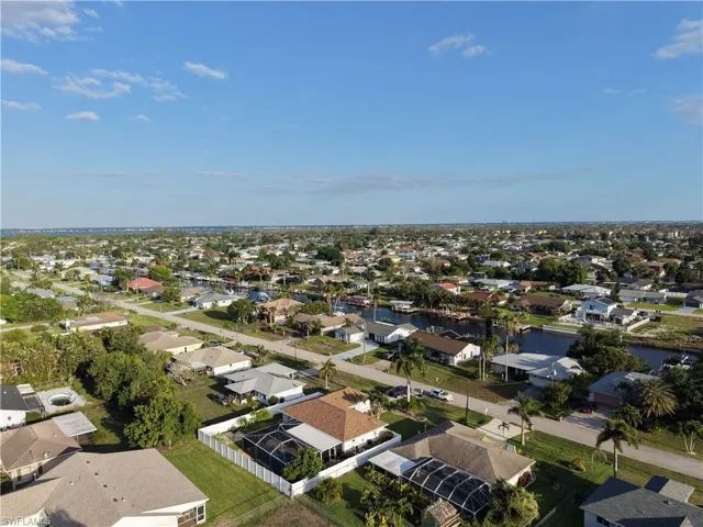 1825 Se 12th Ter, Cape Coral, Florida 33990