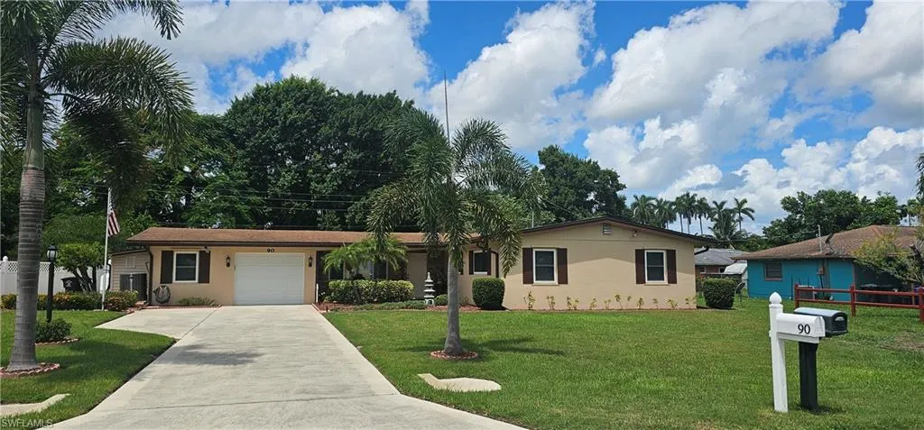 90 Palm Tree TER, Fort Myers, FL 33905,225063188