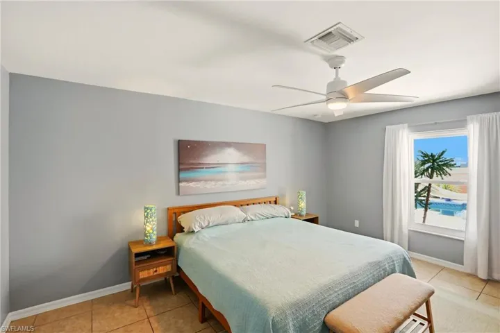 4306 Ne 20th Pl, Cape Coral, Florida 33909