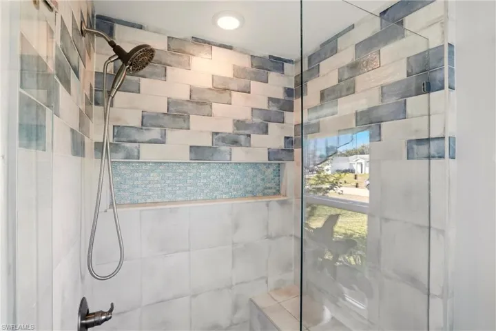 4306 Ne 20th Pl, Cape Coral, Florida 33909