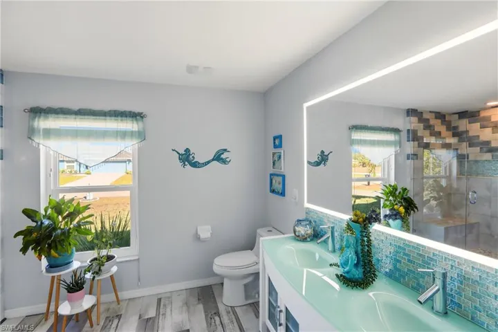 4306 Ne 20th Pl, Cape Coral, Florida 33909