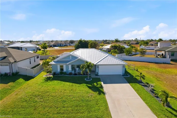 4306 Ne 20th Pl, Cape Coral, Florida 33909