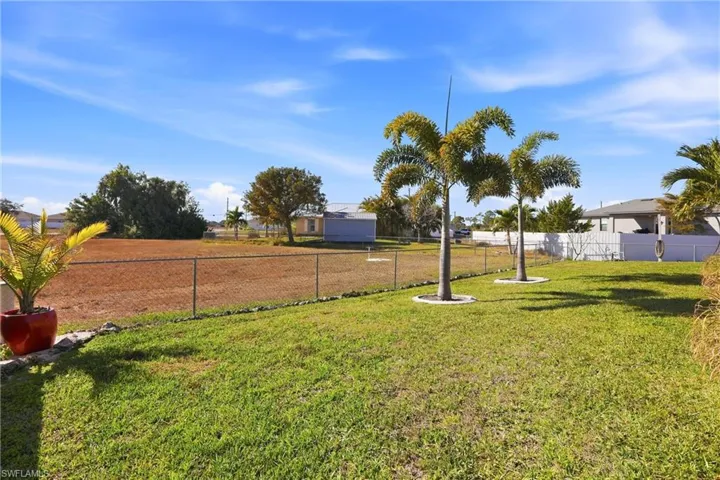 4306 Ne 20th Pl, Cape Coral, Florida 33909