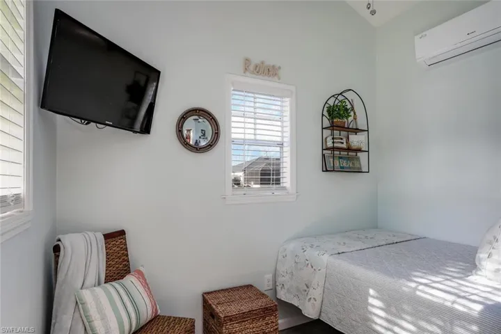 Extra bedroom for the times you need some space or have an extra teenager on hand!